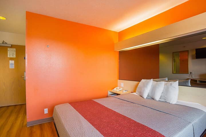 Room 13 of 41