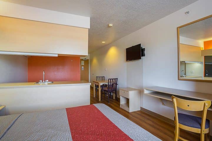 Room 15 of 41