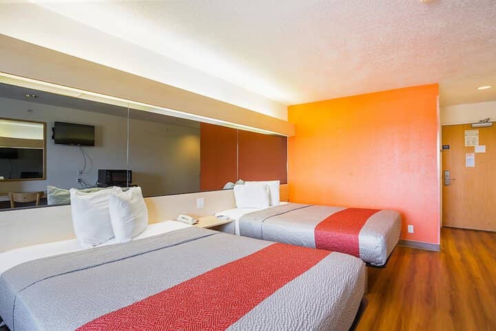 Room 10 of 41